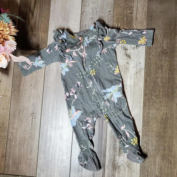 Jessica Simpson Baby Girl Floral Footed Sleeper Pajamas Size 3/6M - Picture 2 of 11